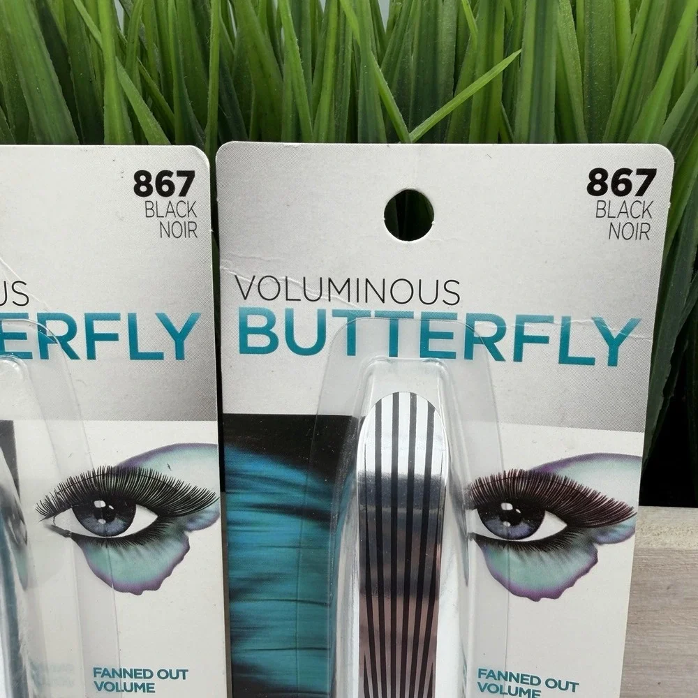 (2) L'Oréal Paris Butterfly Mascara 867 Black Fanned Out Volume